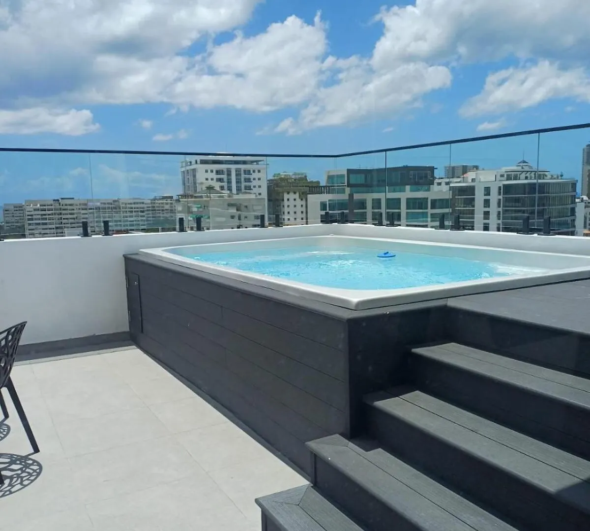 Luxury Modern 2 Bedroom Apt Kingbed,Pool,Gym,Rooftop سانتو دومينجو 0*,  جمهورية الدومينيكان